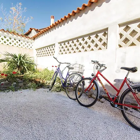2 Bedroom Amazing In Betiga * Barbariga